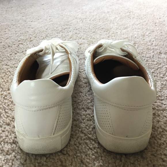 White Report sneakers, size 8 - Picture 3 of 4